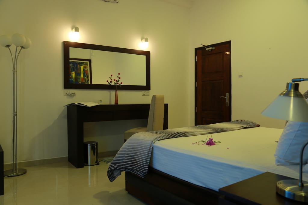Hikka Resort Hikkaduwa Buitenkant foto